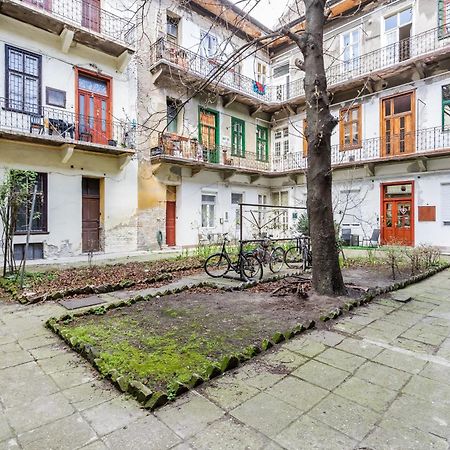 Bpr Stylish Mosaic Home With Terrace Budapest Exterior photo